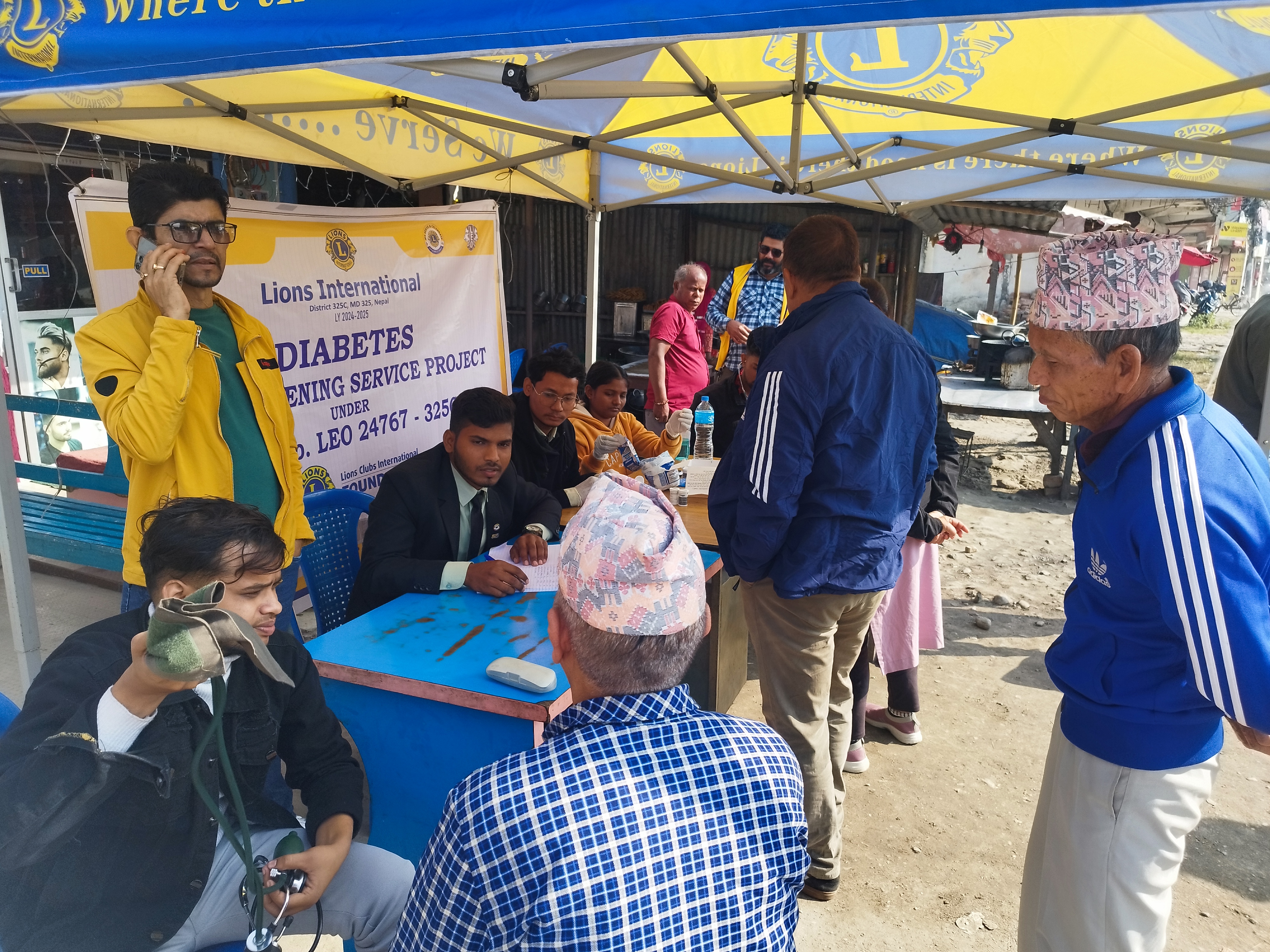 Lions volunteering for diabetes screening