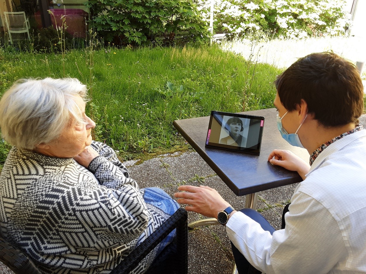 Patient with tablet