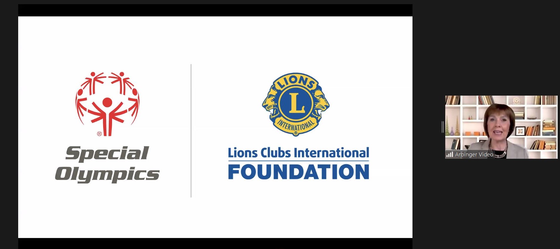 LCIF:s ordförande Gudrun Yngvadottir talar vid Akademi för alla på nätet intill LCIF:s logotyp och Special Olympics logotyp